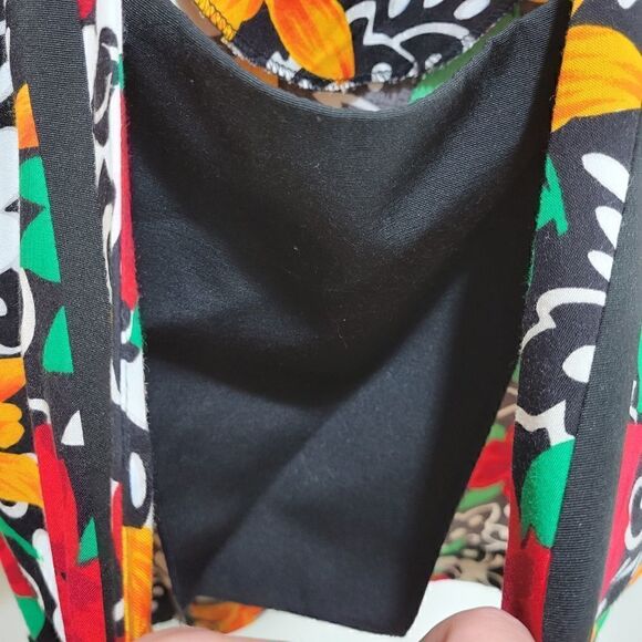 VintageāBoldāDaffodilsĀ andāPoppiesāButtonedāBlouse - Picture 2 of 11